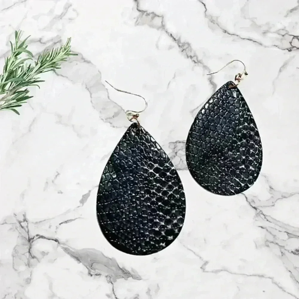 BLACK FAUX SKAKE SKIN LIGHTWEIGHT TEARDROP EARRINGS - Picture 2 of 2